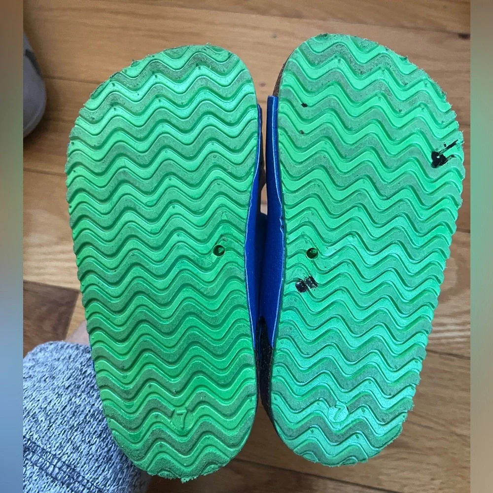 Super Mario Sandals Size‎ 7